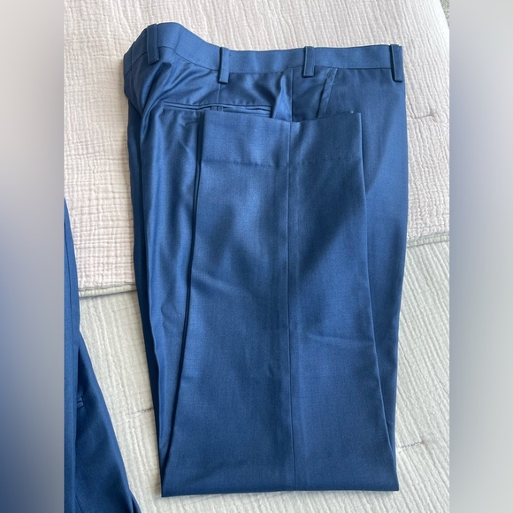 Raymond Men's 2-Piece Blue Suit - Picture 6 of 11